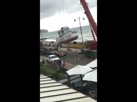 Stricken Barracuda III Boat Lifted Off Sandown Beach | Isle of Wight Radio