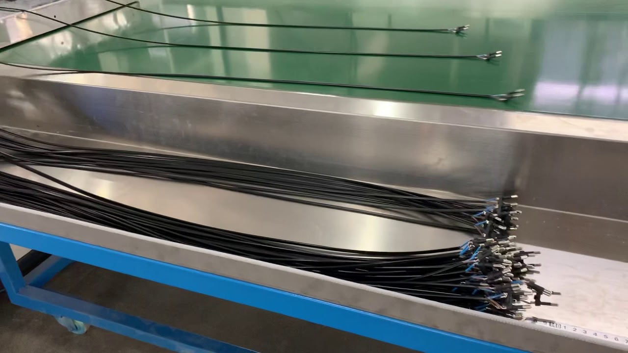 Fully automatic crimping machines plug insert - YouTube