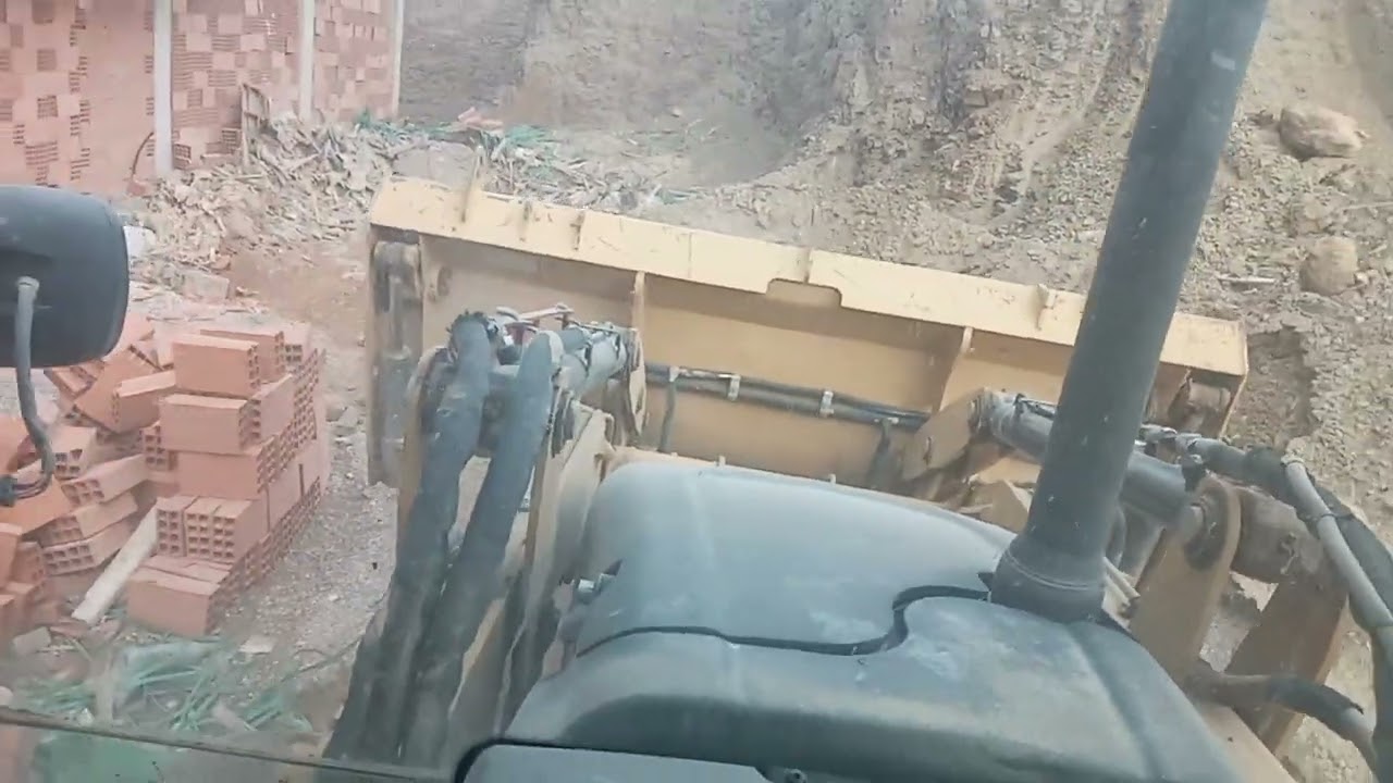 تعلم قيادة الة الحفر 🇩🇿الامامي والخلفي🇩🇿