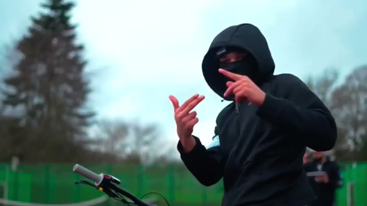 Y’strika - Off camera (Reupload)