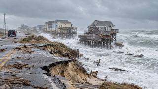 Outer Banks, North Carolina Struck by Nor'easter! 🌊 Waves Slam Stilt Homes, Highway Undermined