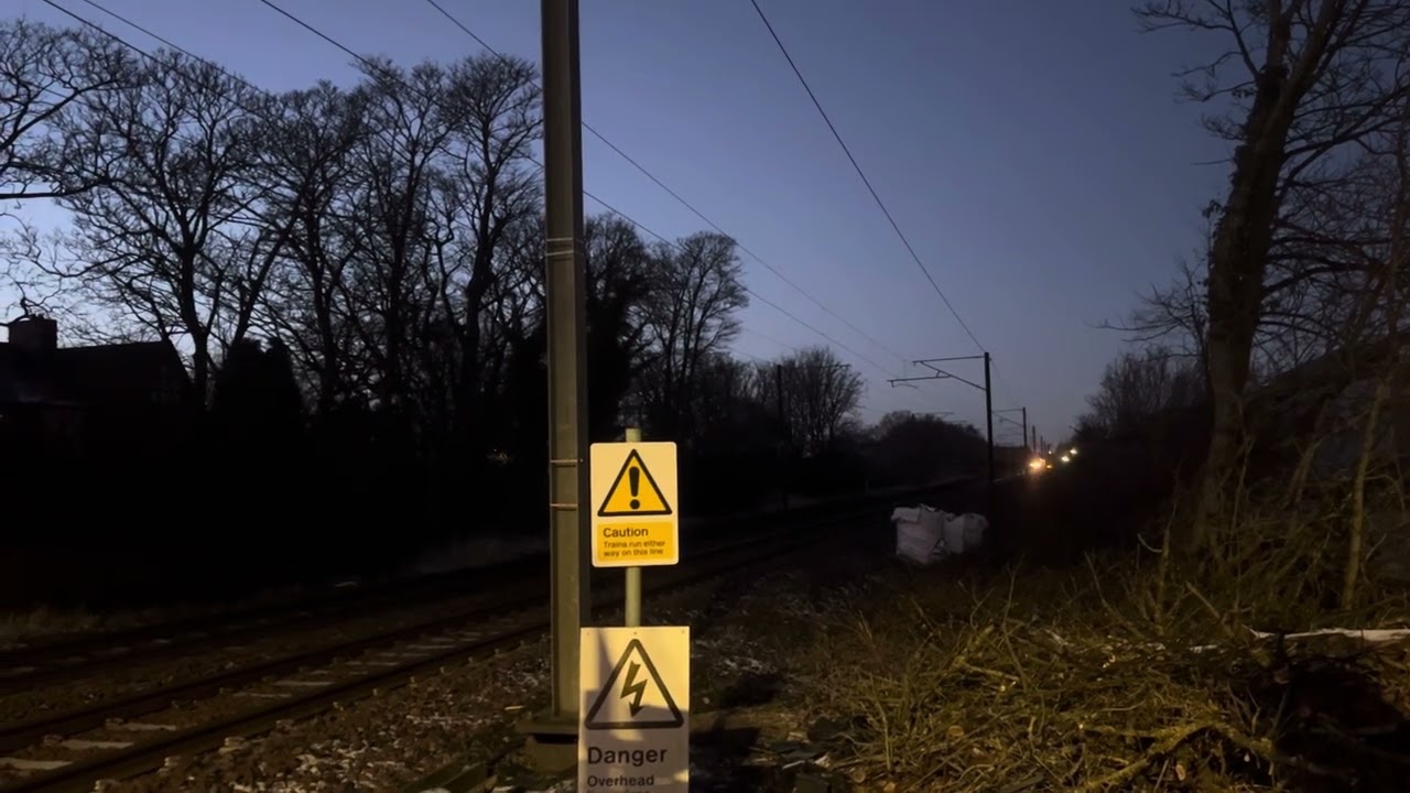 1Z87 87002 on the Capital Scot Railtour passing Killingworth 10/01/25