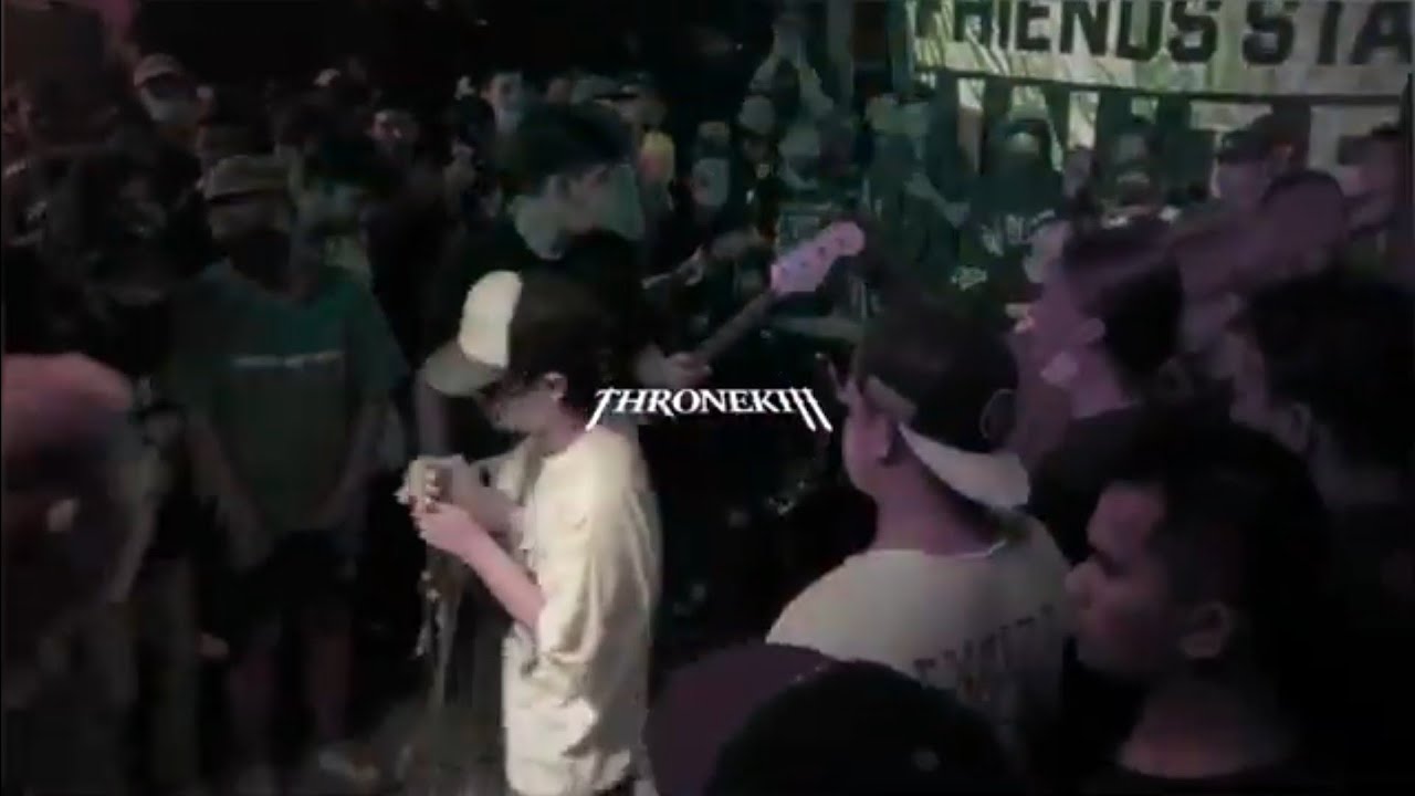 DAZZLE AT FRIENDS STAND UNITED KEPANJEN