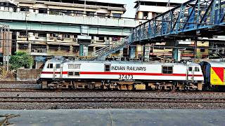 20954 Ahmedabad – MGR Chennai SF Express with Palindrome LGDE WAP-7 37473 | KAVACH Equipped