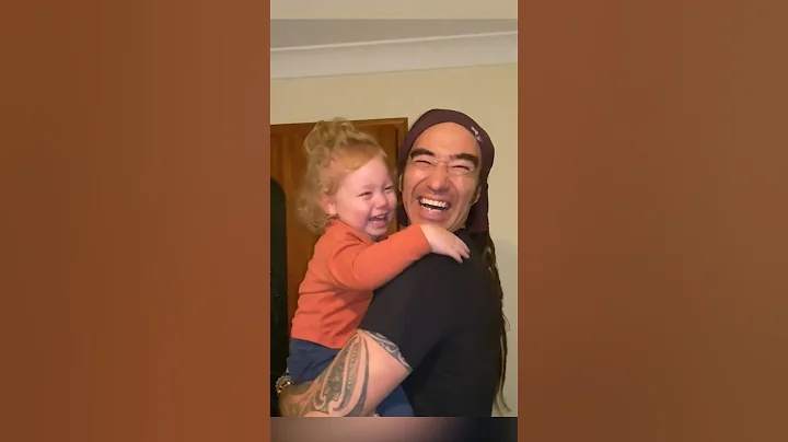 Daughter has heartwarming reaction to Dad returning home ❤️￼