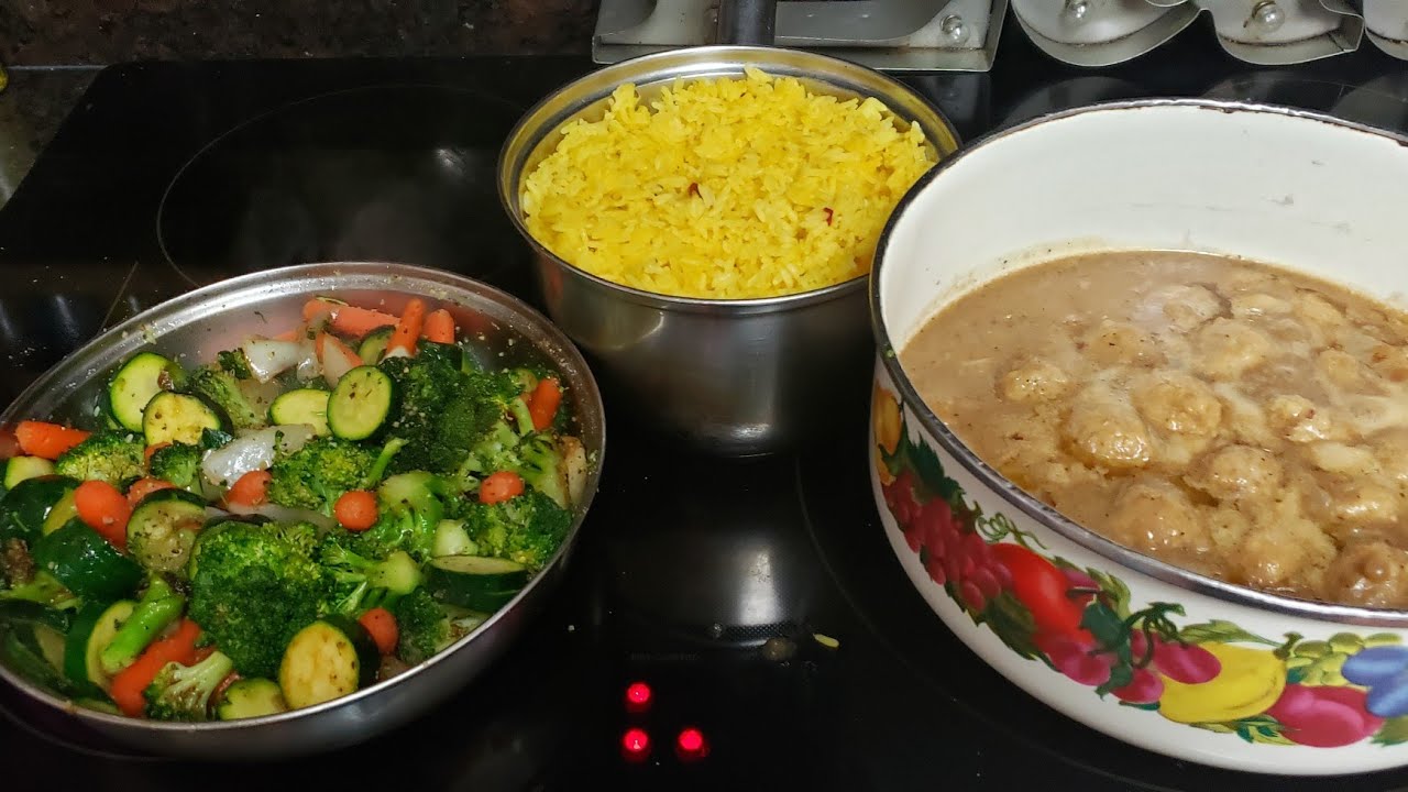 Meatballs in brown gravy over rice & stir fried vegetables ! YouTube
