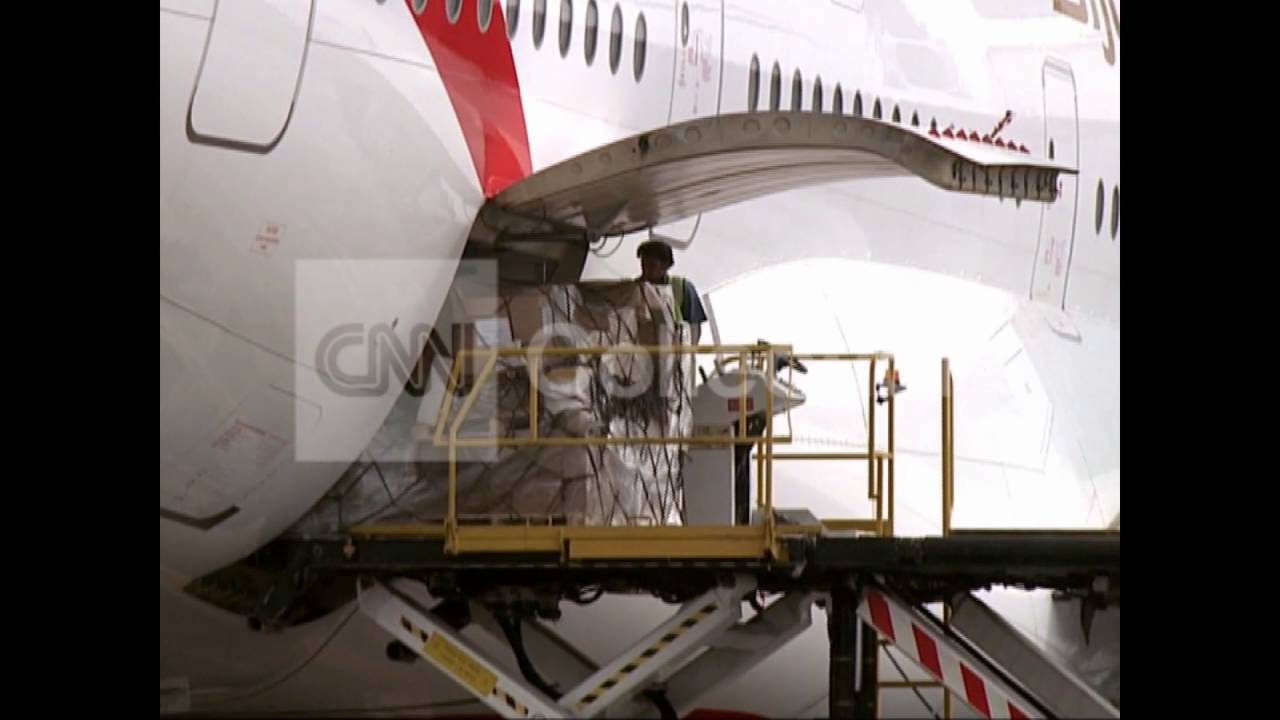 UAE DUBAI CARGO LOADING YouTube