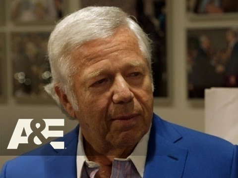 Wahlburgers: Paul Delivers