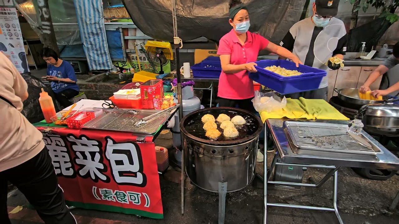 雲林古坑綠色隧道假日市集 超好吃好玩 有入味炸高麗菜包 春捲冰淇淋 三色地瓜球￼ep1