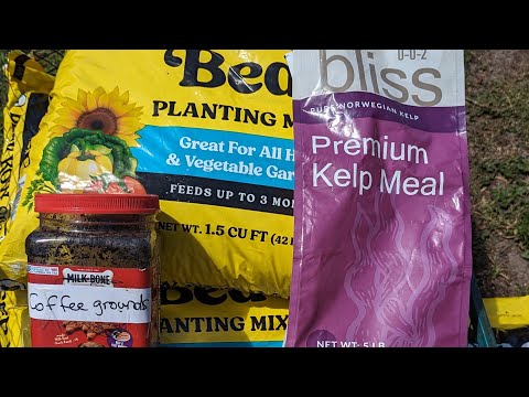 Revitalizing veggie beds - What I use, PLUS how and why I use each amendment.