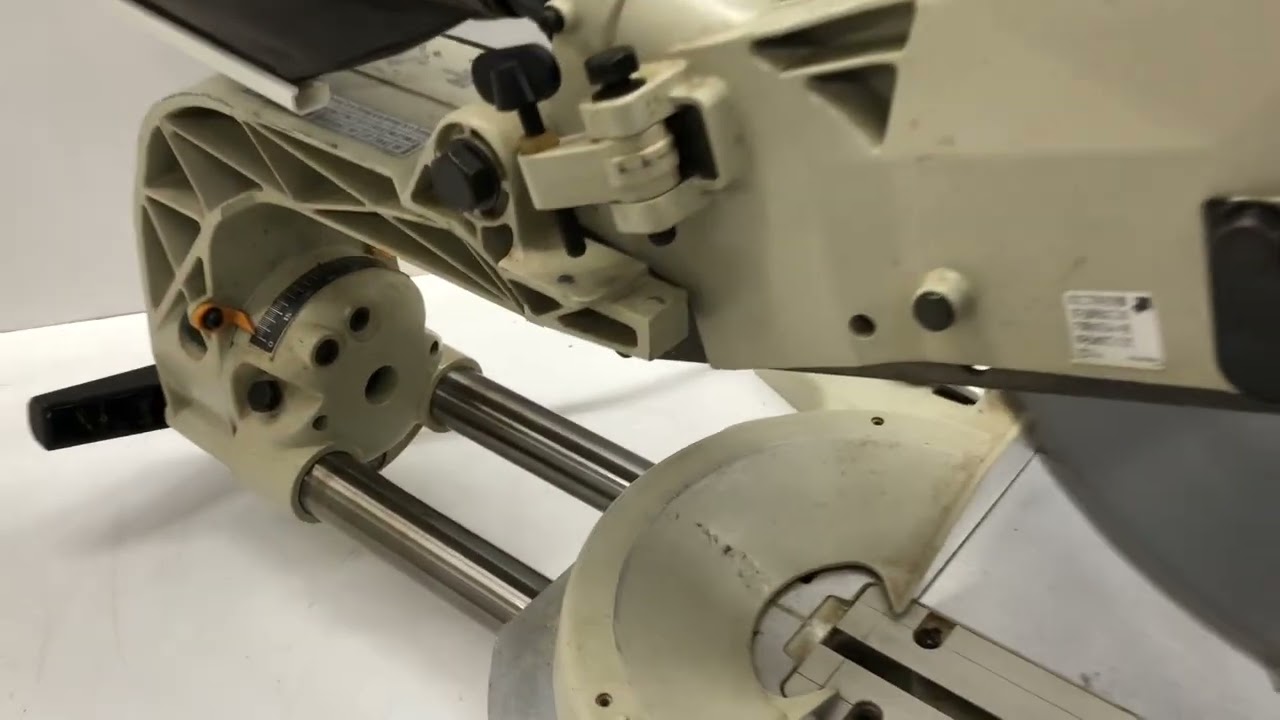 マキタ　スライドマルノコ　LS1012 マキタ スライドマルノコ LS1012 動作確認【工具一番館藤枝】 - YouTube