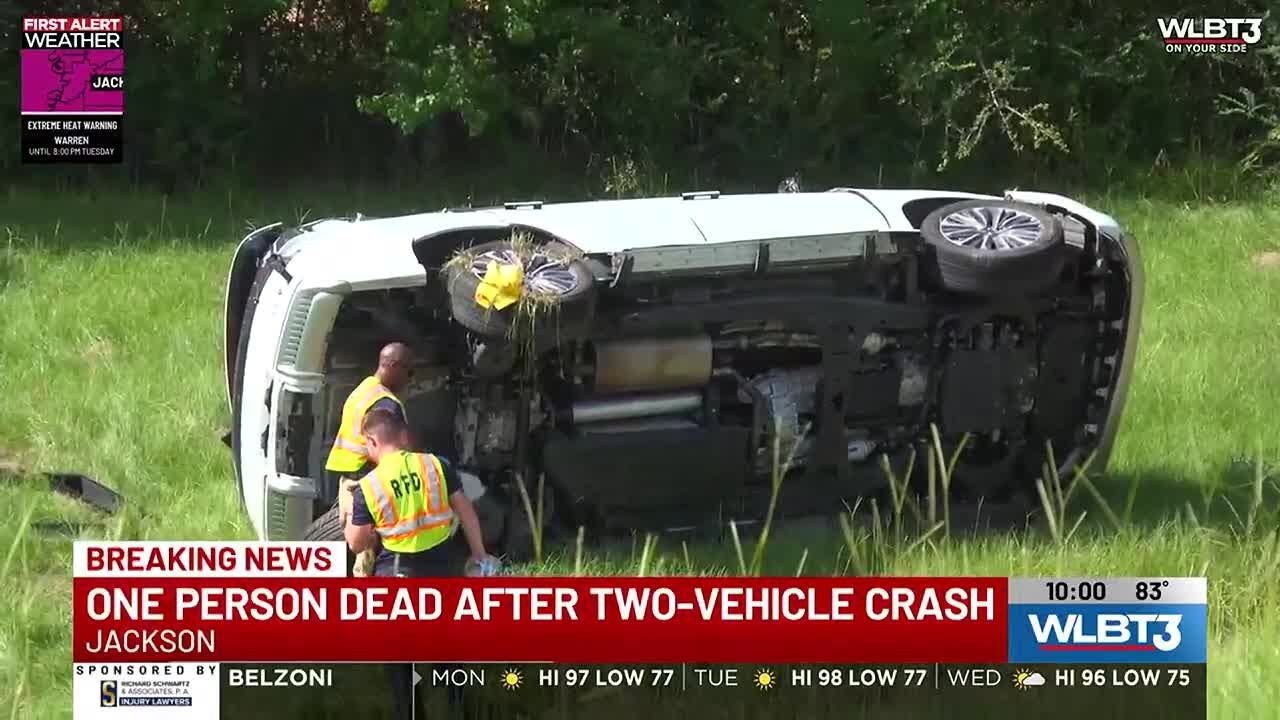 One person dead after two-vehicle crash on I-220