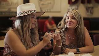 Vídeo de Raynicole - The Book Of Momma And John