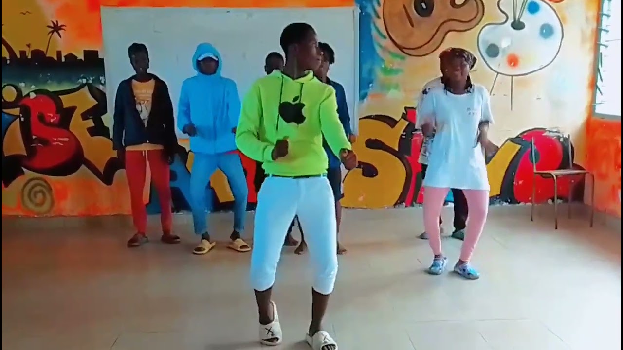 Nakulombotove by nyakundi the actor freestyle dance videoby Amazon kings tempo kirikou001