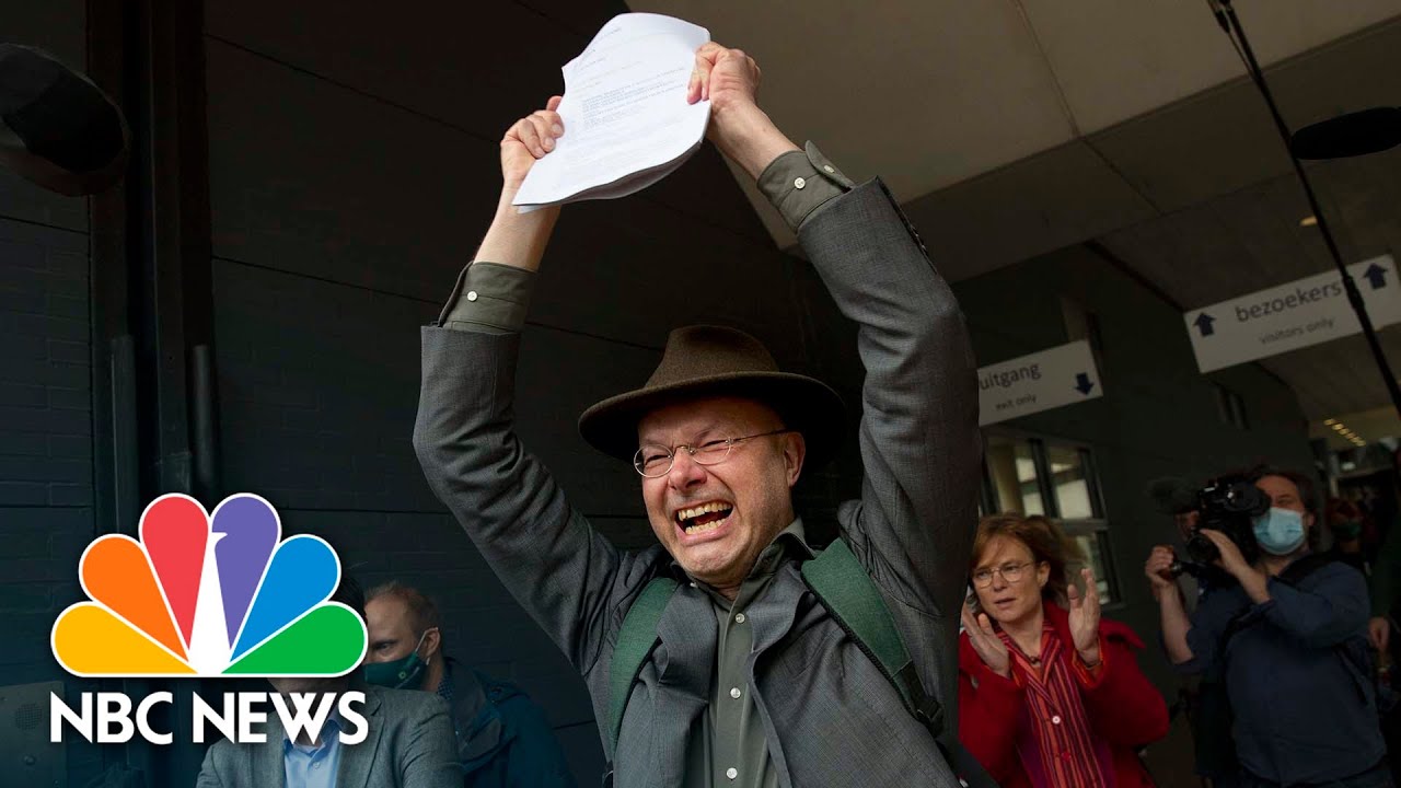 Climate Campaigners Celebrate ‘Groundbreaking’ Legal Victory Over Shell