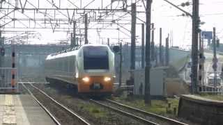 白新線 E653系1000番台特急いなほ7号　大潟駅通過