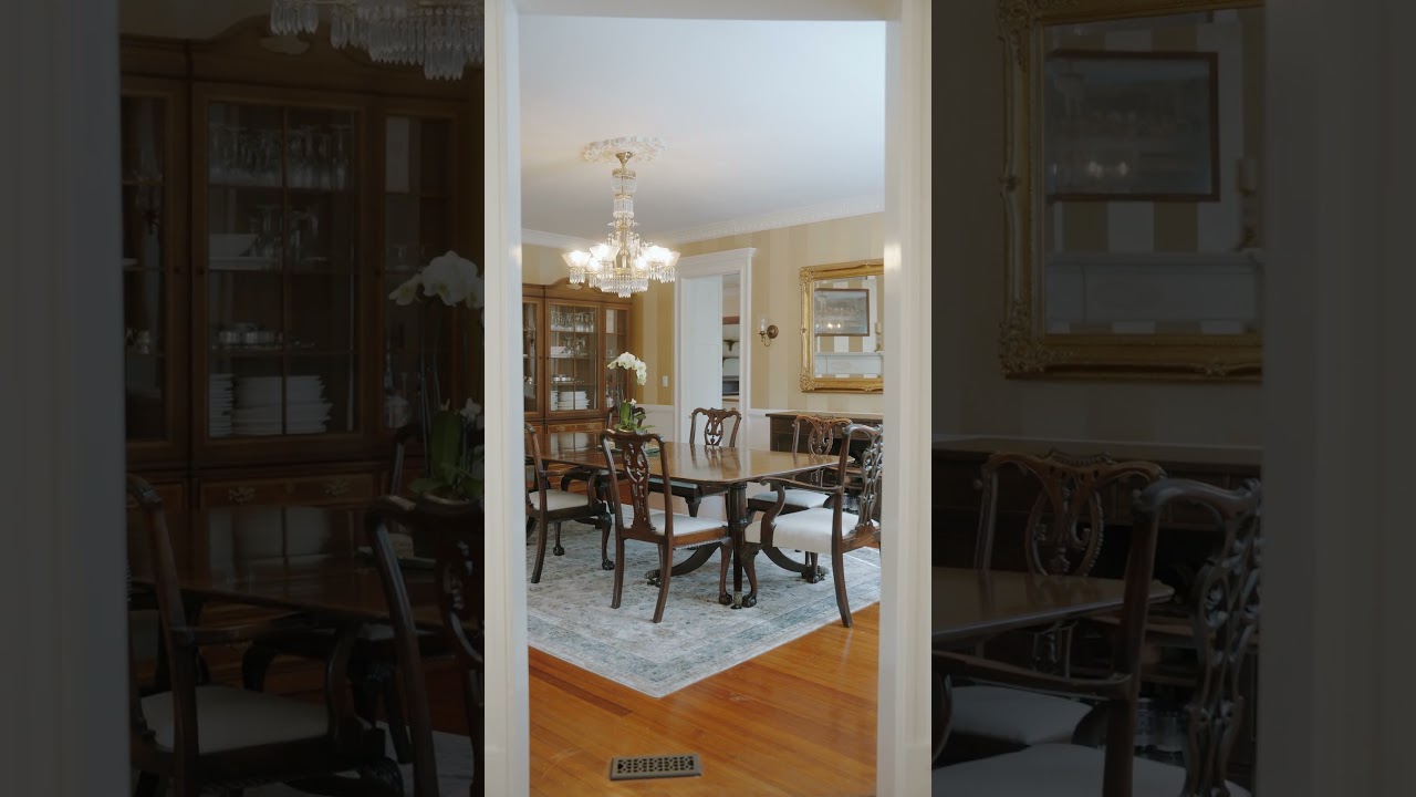 75 Oak Neck Lane, West Islip, NY 11795