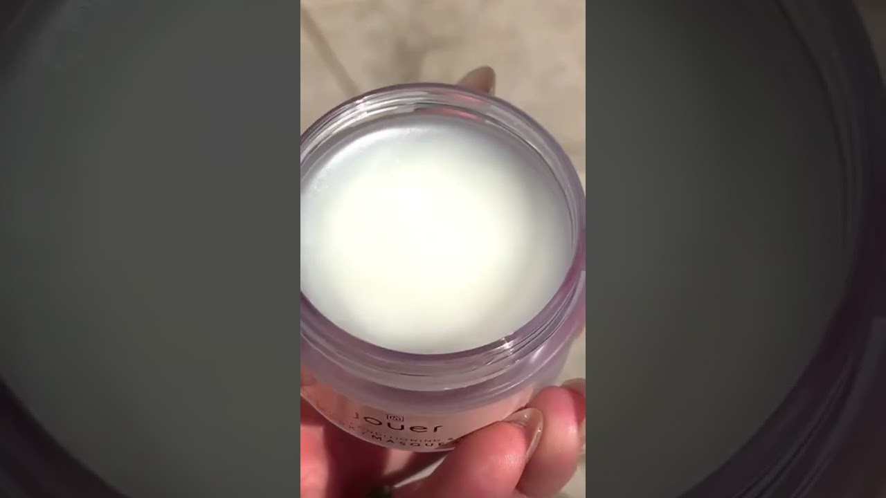 Jouer’s Overnight Conditioning & Repairing Lip Mask needs to be in your night time routine!