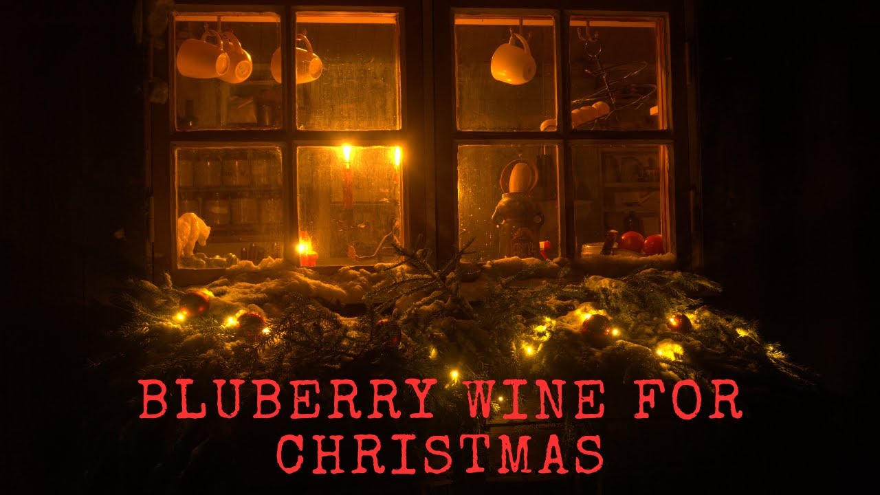 Slow and peaceful Christmas Preparations: Homemade Mulled Blueberry Wine & Winter Decorations.