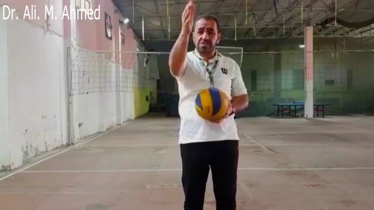 الارسال المواجه الامامي من الاعلى والوقوف   التنس بالكرة الطائرة _ لطلبة المرحلة الثانية