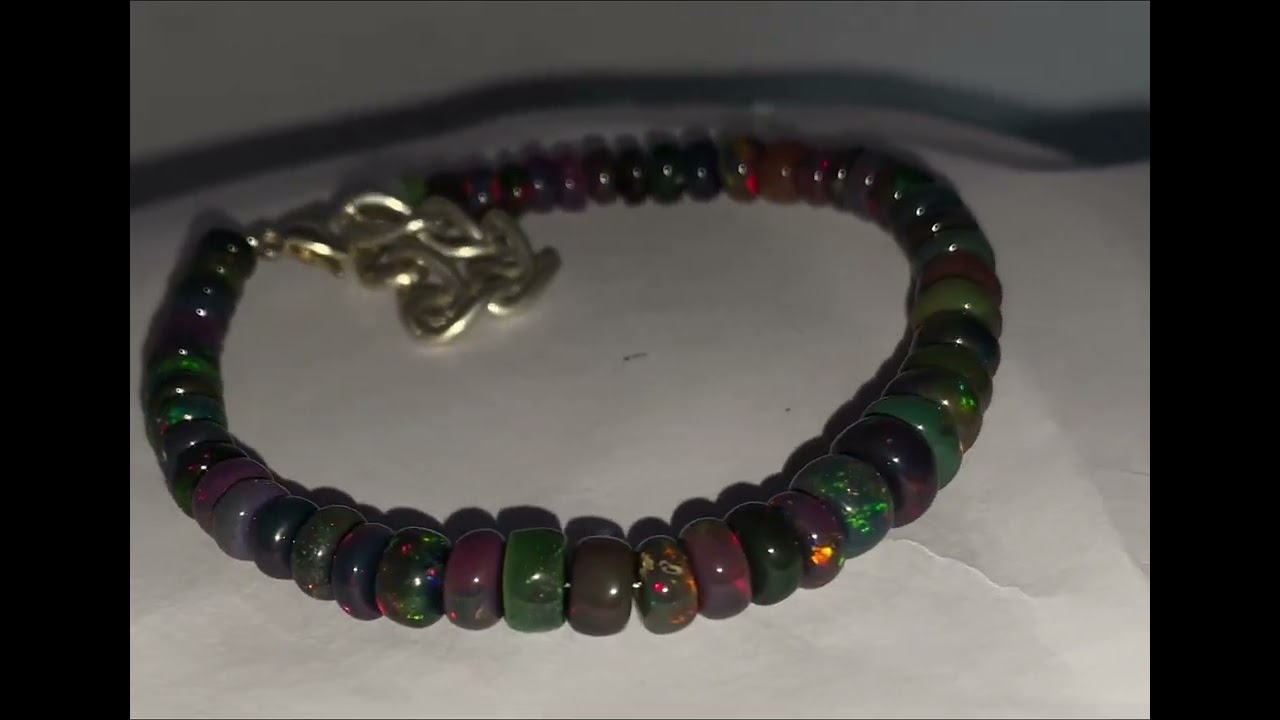 47 cts Ethiopian natural opal bracelet 72