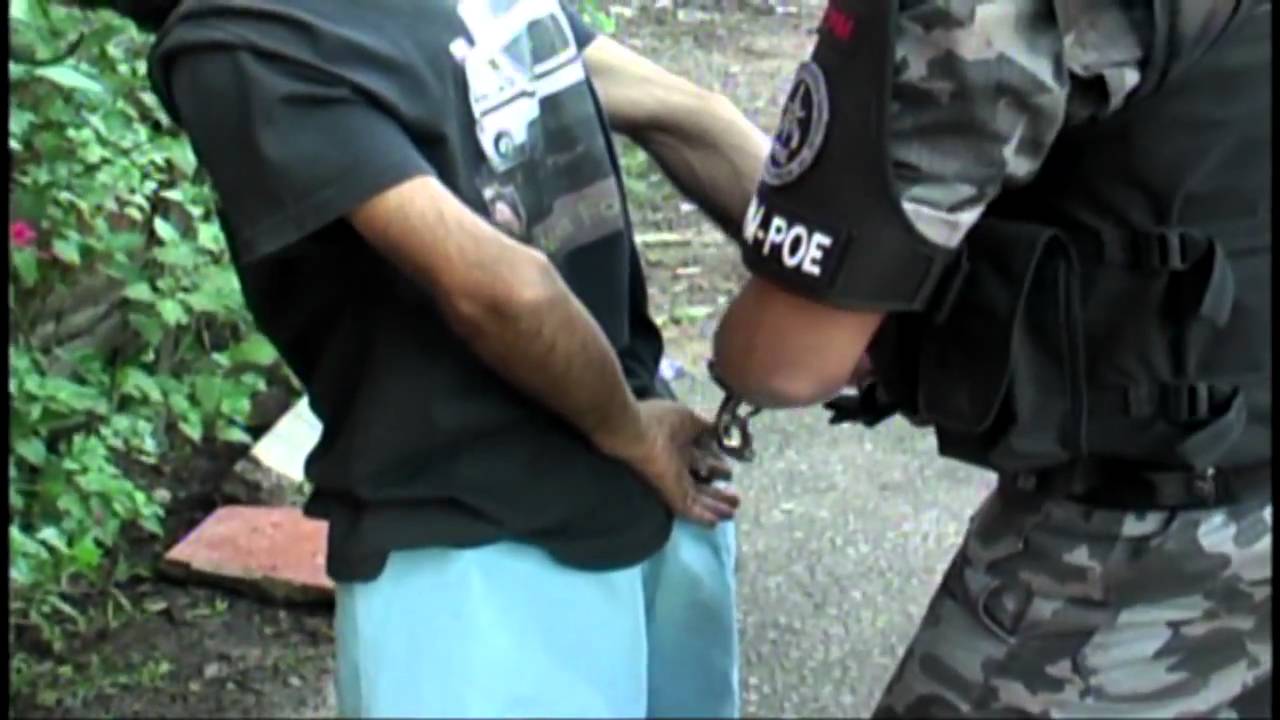 Policia pega drogas  em Alvorada-rs