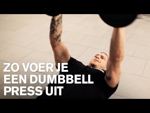 Video: Hoe Je Je Borst Oppompt Met Dumbbellsbell