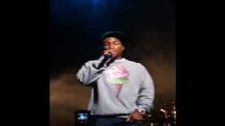Pharrell performing How Does it Feel Live in Dublin 2006