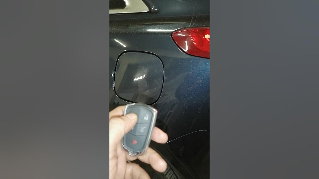Cadillac XT5 Fuel door open when you close the vehicle with key fob