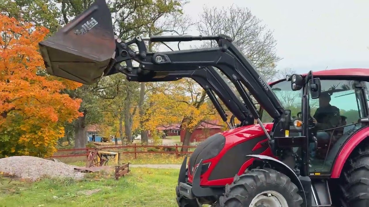 Traktor  VALTRA A84 HiTech skogsutrustad