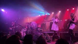 Download Lagu Sunday (1994) · 2025-01-17 · SOMA · San Diego · full live show MP3