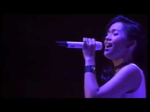 Putri Ayu "等待 - Deng Dai"