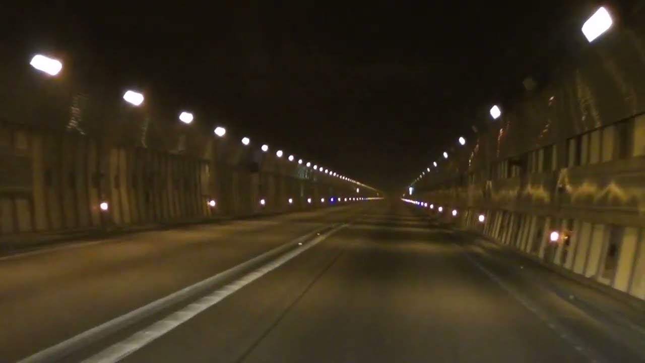 Attraversamento del tunnel del Frejus dal versante italiano a quello