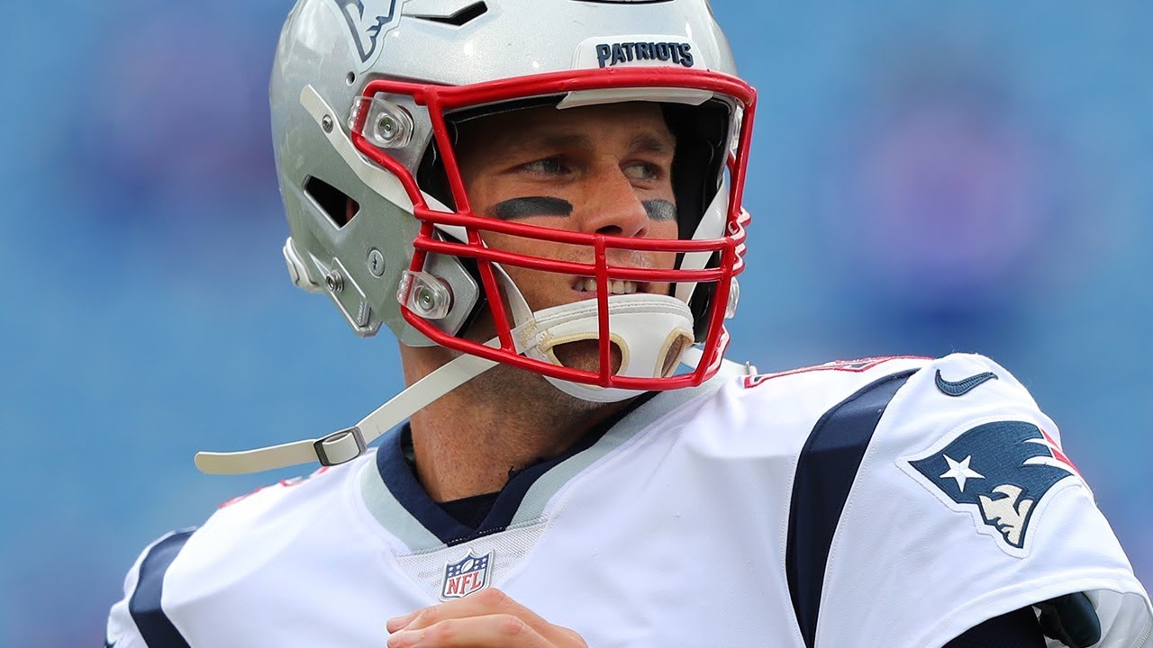 Tom Brady Has Been Wearing The Same Shoulder Pads For 25 YEARS! YouTube