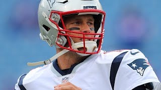 Tom Brady Has Been Wearing The Same Shoulder Pads For 25 YEARS!