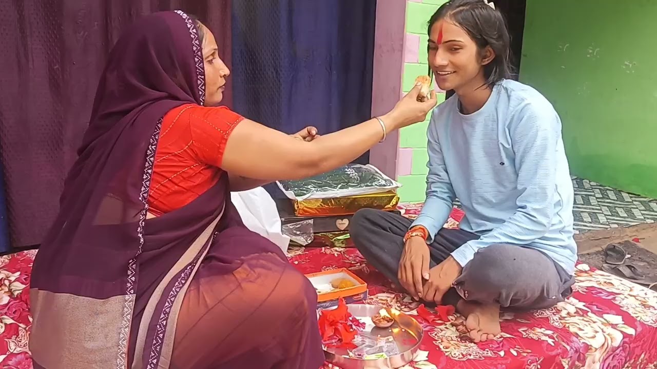 Fanily Aaj Ham Khushbu Rani Ke Ghar Par Rakhi Bandhne Pahuche ♥️🤷