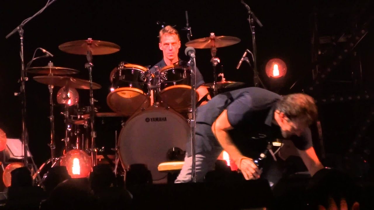 Eddie Vedder drinks wine from shoe stockholm 2014 YouTube