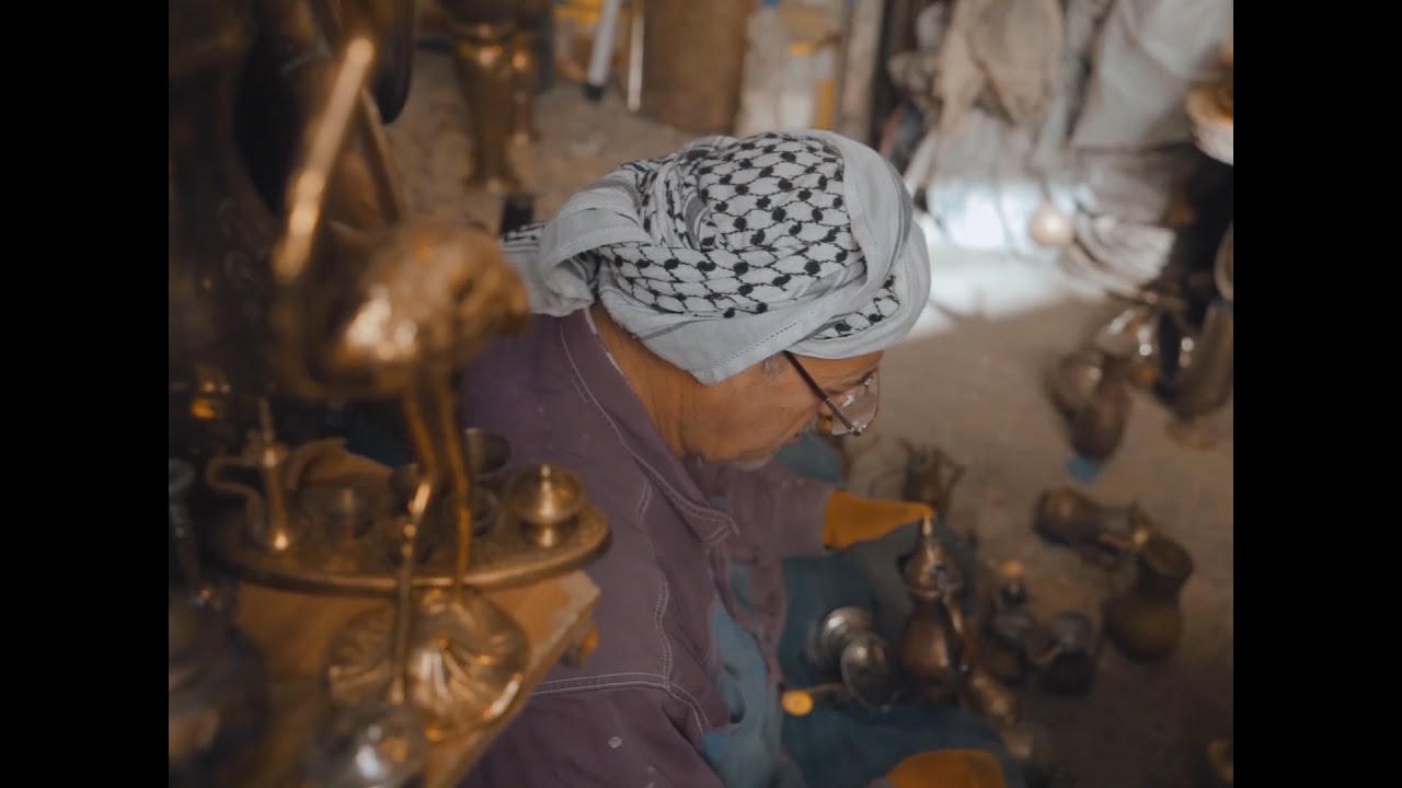 صناعة الدلة العربية في سوق الصفارين وراثة بالدم ومستمرّة رغم العراقيل