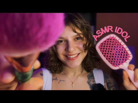 ASMR staff fazendo sua maquiagem, cabelo e outfit para seu novo videoclip