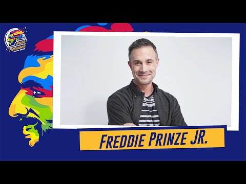 Video: Freddie Prinze Jr. Neto vrednost: Wiki, poročen, družina, poroka, plača, bratje in sestre
