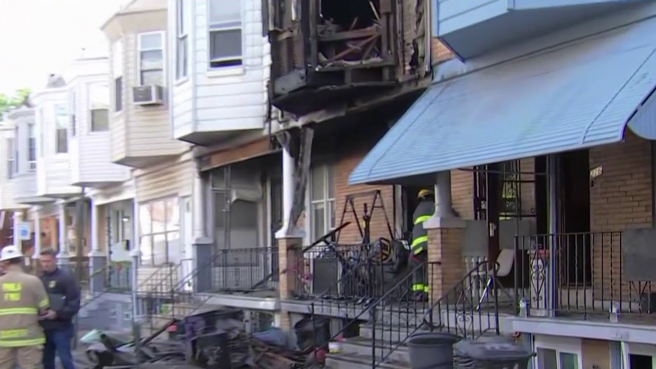 1 dead, 1 hurt in West Philly house fire - YouTube