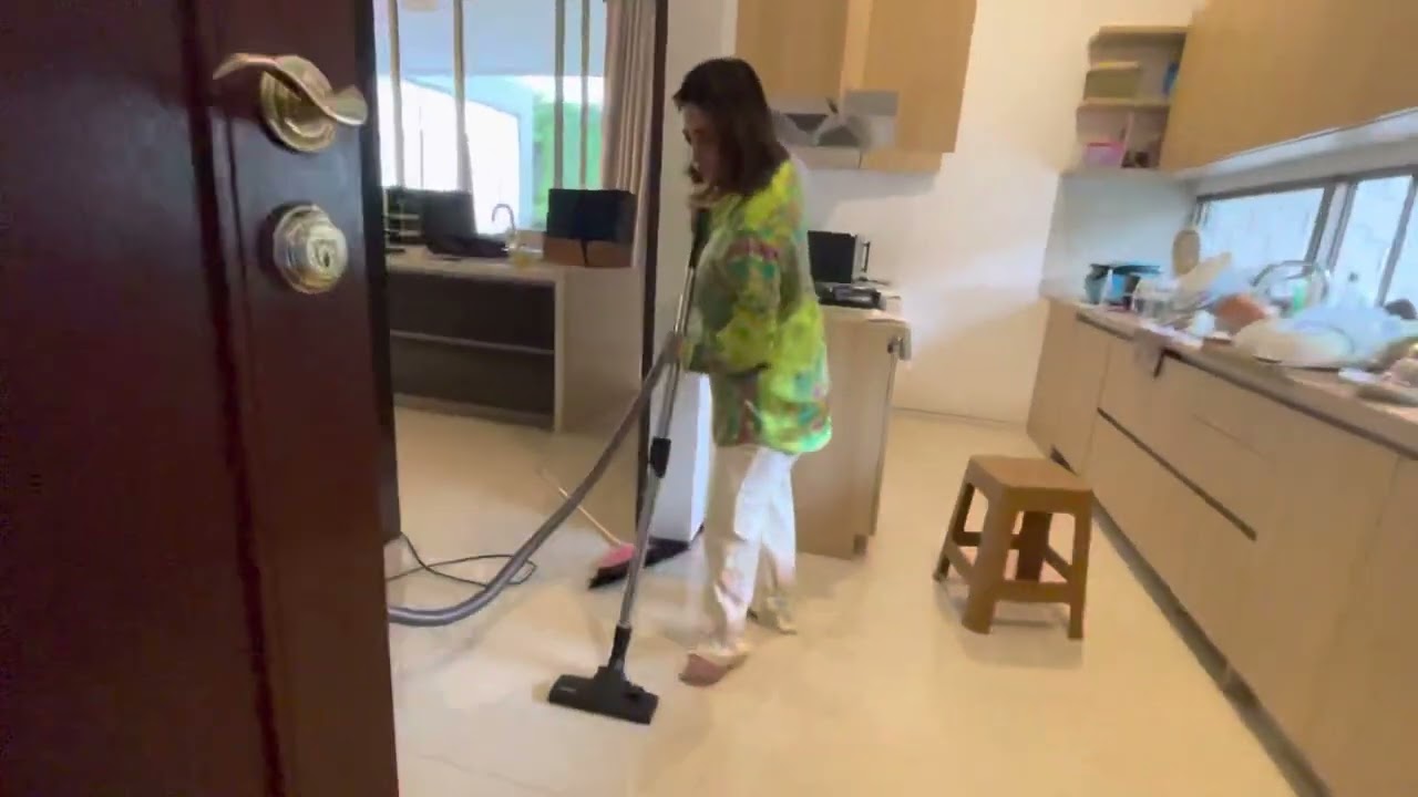 Kebiasaan aku pulang pagi pagi ambyar langsung beres2, yang pertama dapur, toilet, baru yg lain…