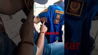 Damkar'Cara memang atribut seragam'..ini salah ni..😂.