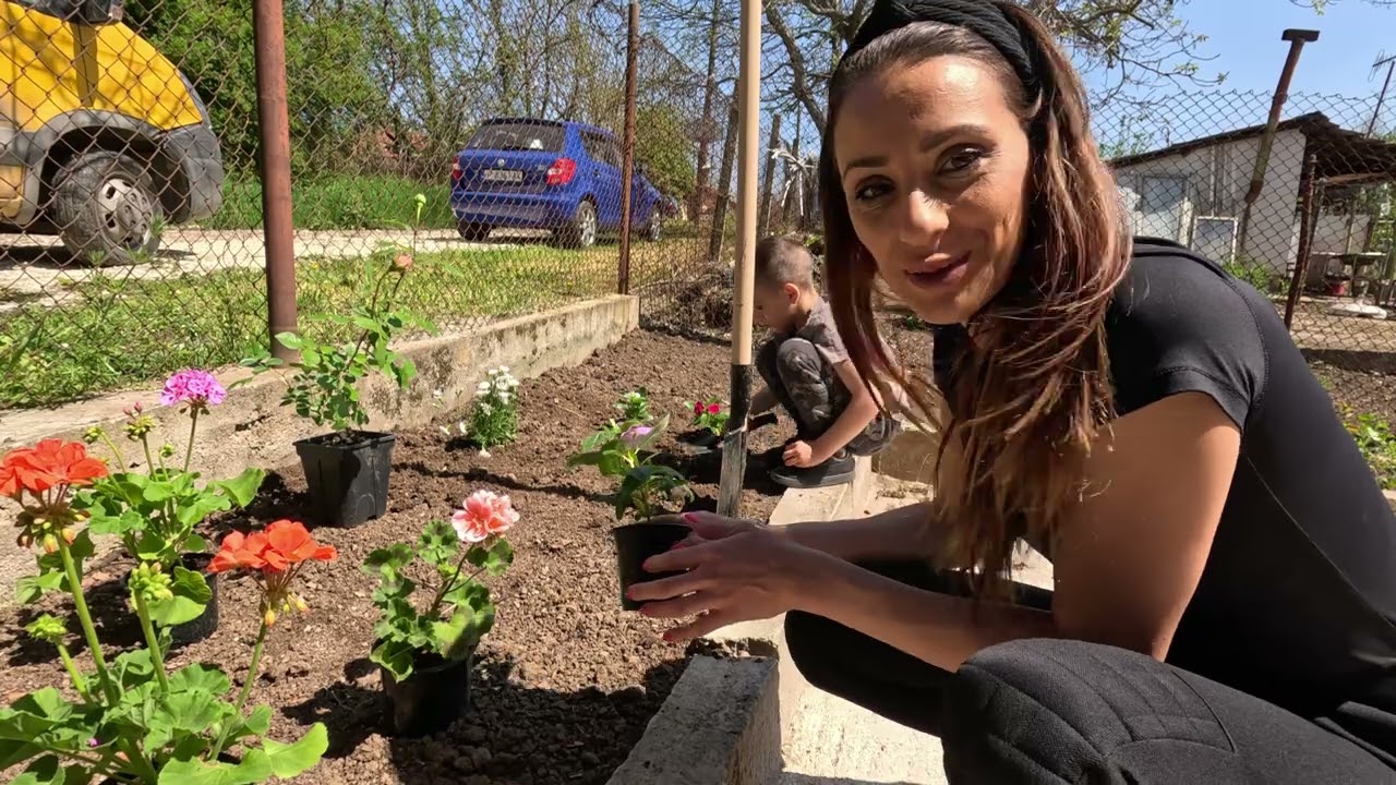 Къщичката на село / избрахме си и посадихме цветя