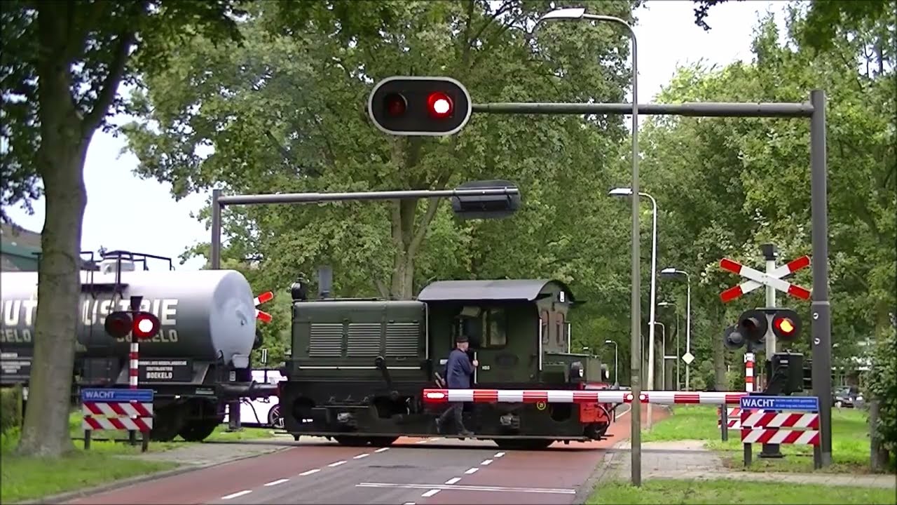 Spoorwegovergang Haaksbergen // Dutch railroad crossing // MBS Najaarsstoom dagen 2023