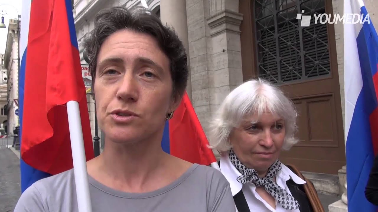 Roma, sit-in a favore di Putin: "In Ucraina governo fascista"