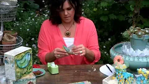 How-to video with LANG Artist of the Month, Lisa K...