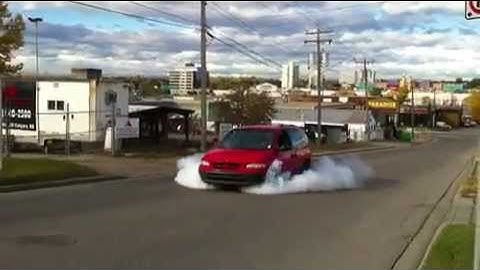 Chrysler Voyager Turbo burnout - Wicked