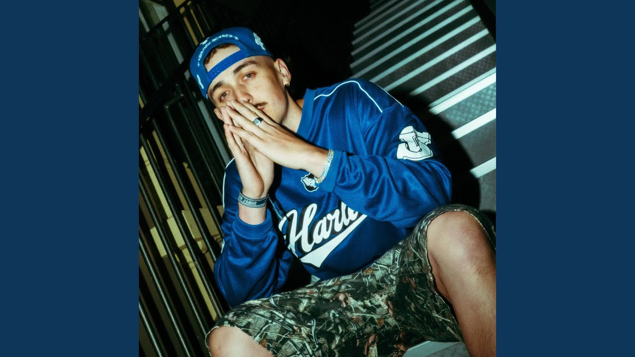 HOLY TRINITY auf YouTube ansehen HOLY TRINITY auf YouTube ansehen