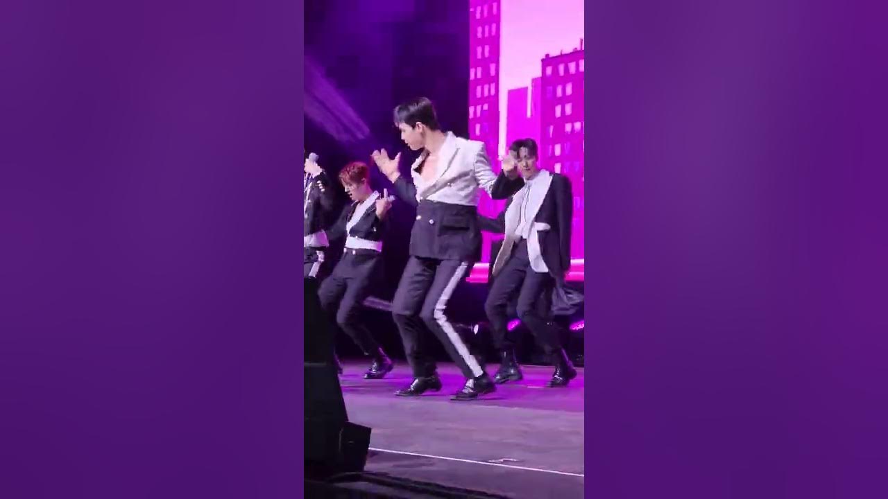 Feb 26 2022 ONEUS BLOOD MOON TOUR In Louisville Plastic Flower/English